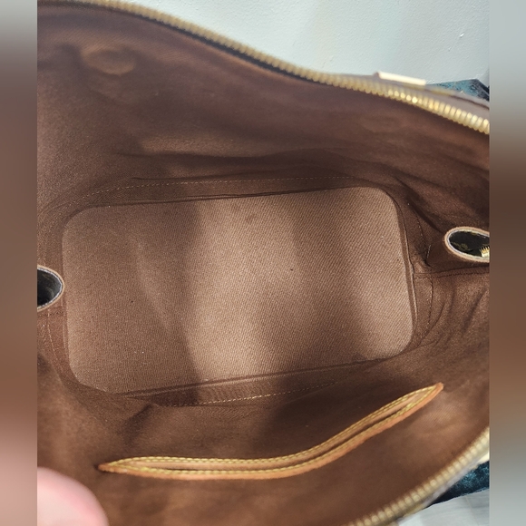 Loius Vuitton Alma Bag - Picture 12 of 16